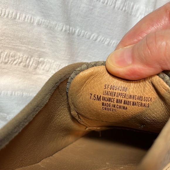 New Sofft Beekon Slip-on Mule Shoes Sneakers Snake Pattern Airport Friendly 7.5M - Picture 14 of 16